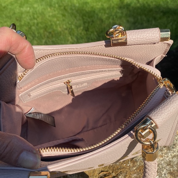 NWT Bebe Fabiola, top handle Crossbody in mauve - Picture 8 of 12